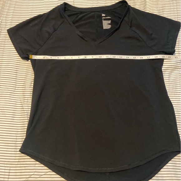 Medium- Black All In Motion Athletic Top! - Picture 1 of 3